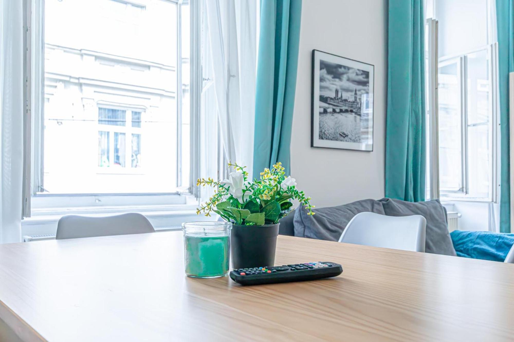 Superior 2Br Apartment - Perfect For Longstays Виена Екстериор снимка