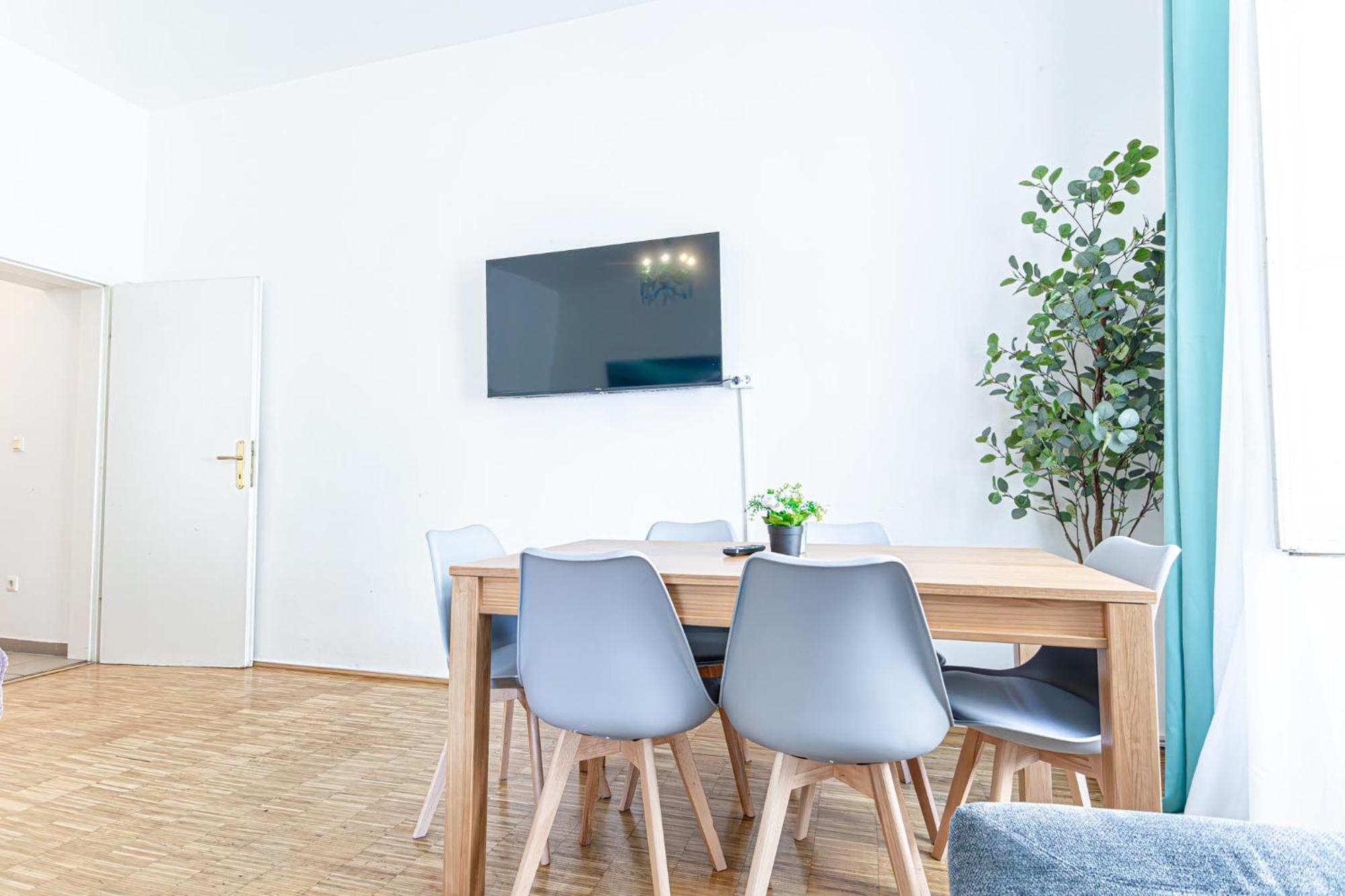 Superior 2Br Apartment - Perfect For Longstays Виена Екстериор снимка